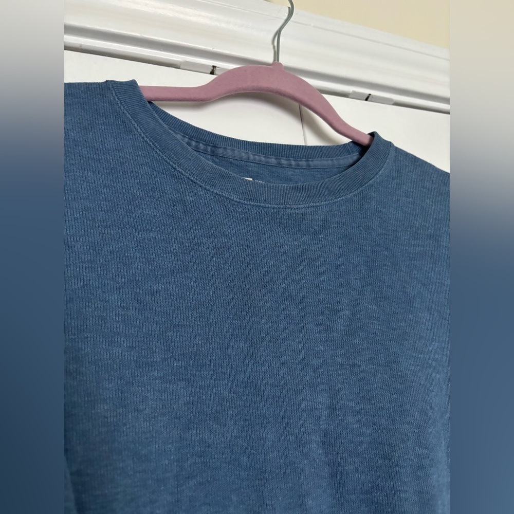 GAP Men's Long Sleeve Blue Tee - Picture 4 of 6